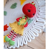 Szydełkowa pomidorka 23 cm w sukience maskotka handmade