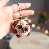 Ręcznie szydełkowany brelok piesek 6 cm – pluszowy brelok handmade