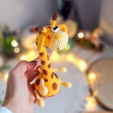 Żyrafa szydełkowa 19 cm – rękodzieło, zabawka handmade