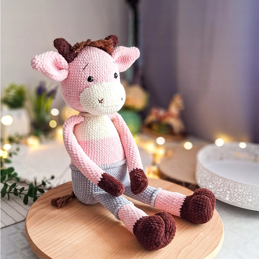 Duży Pluszowy Byczek 45 cm – Maskotka Handmade, Zabawka z Długimi Nóżkami