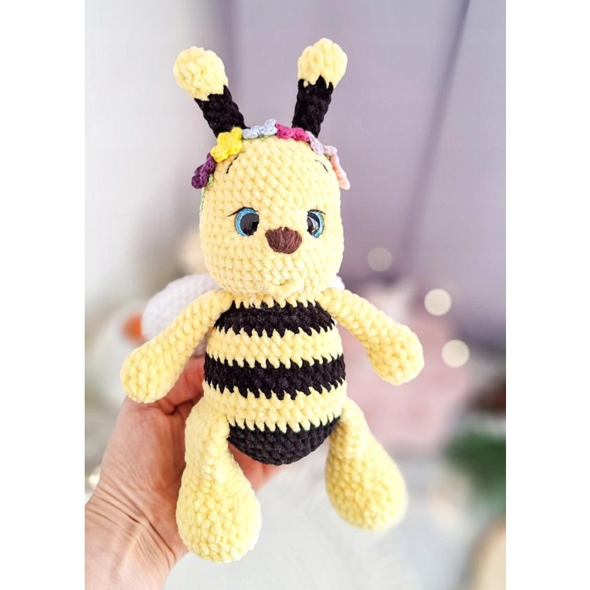 Pszczółka szydełkowa handmade pluszowa amigurumi 28 cm
