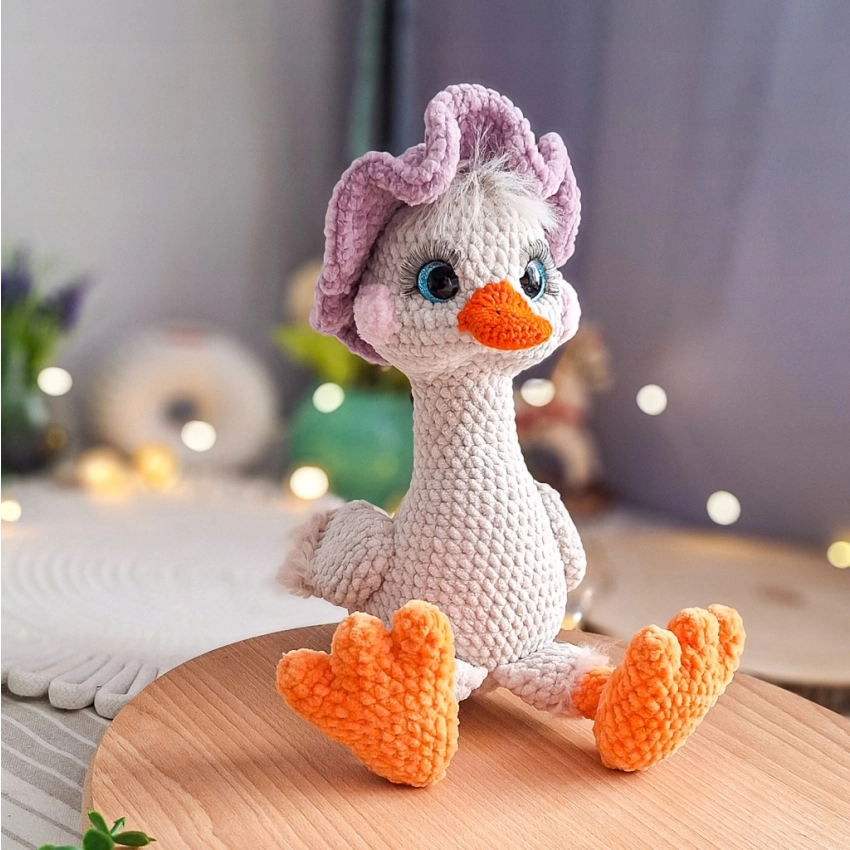 Pluszowa gęś 30 cm w kapeluszu maskotka handmade zdejmowany kapelusz
